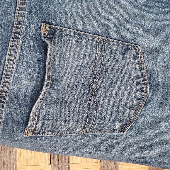 Lucky Brand jean shorts - Picture 5 of 8